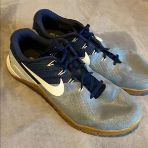Nike metcon - blue/white - size 11.  Used.